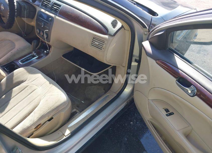 Photo 5 of 2008 Buick Lucerne CX (VIN 1G4HP57258U155565)