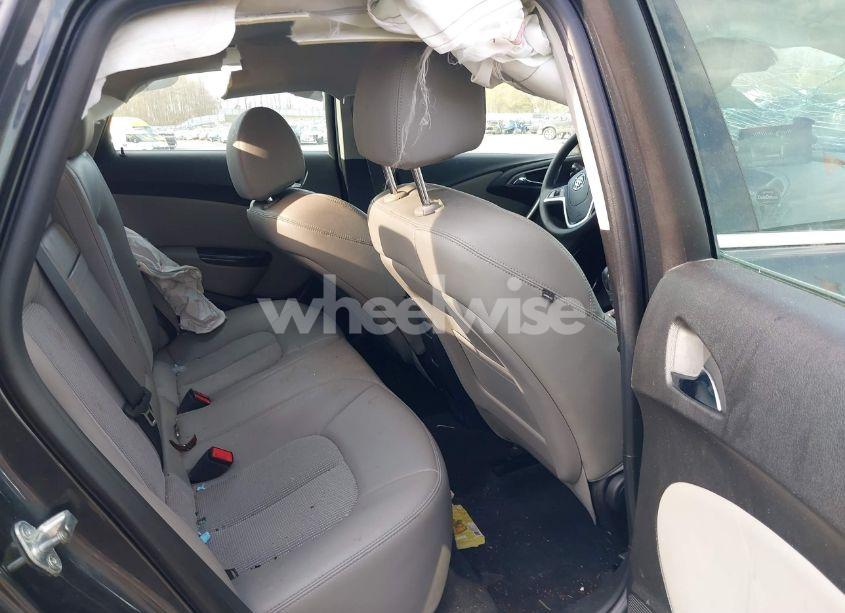 Photo 8 of 2014 Buick Verano (VIN 1G4PN5SKXE4150737)