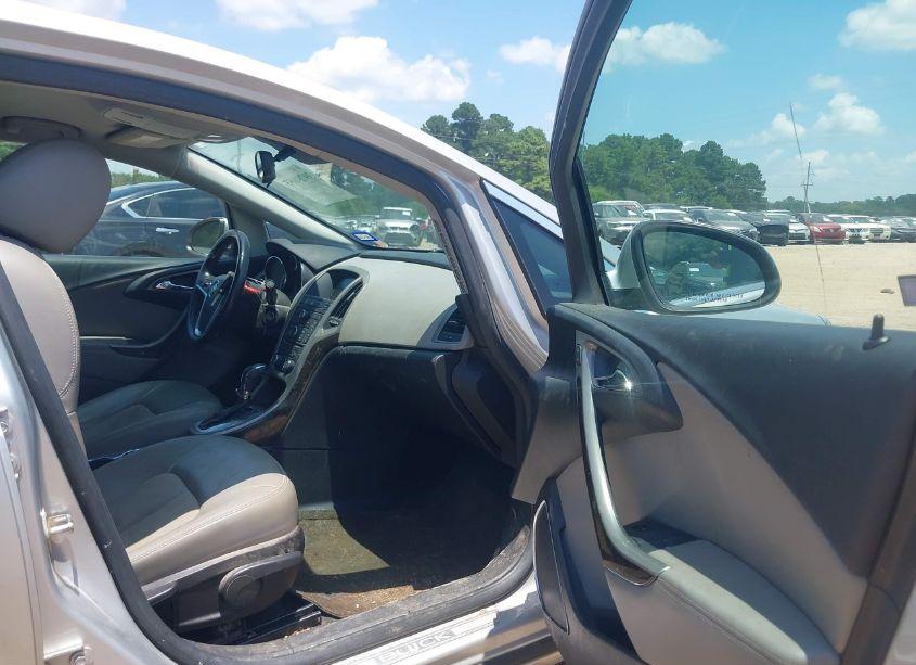 Photo 5 of 2012 Buick Verano (VIN 1G4PP5SK0C4217918)