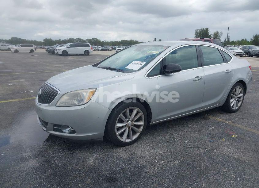Photo 2 of 2013 Buick Verano (VIN 1G4PP5SK0D4113138)