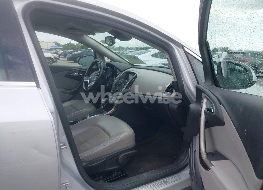 Photo 5 of 2013 Buick Verano (VIN 1G4PP5SK0D4113138)