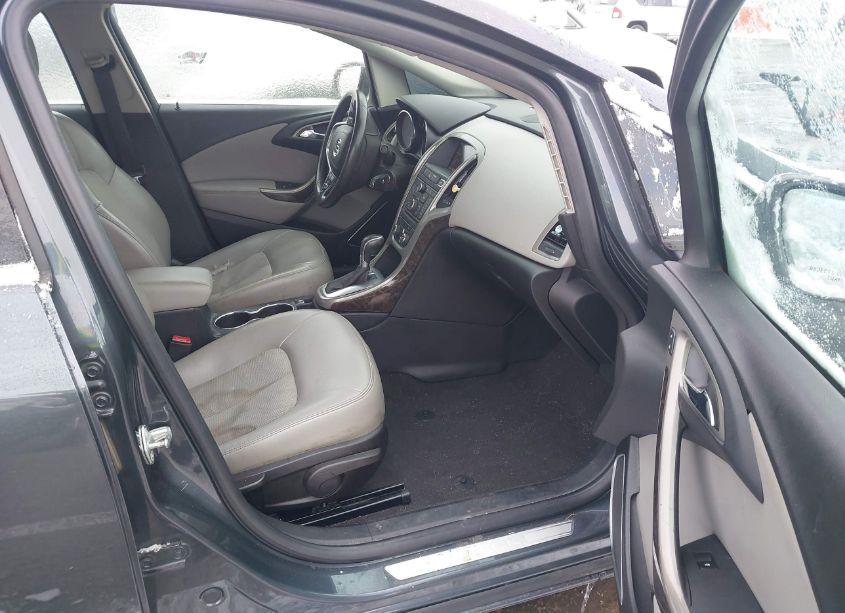 Photo 5 of 2013 Buick Verano (VIN 1G4PP5SK0D4211019)