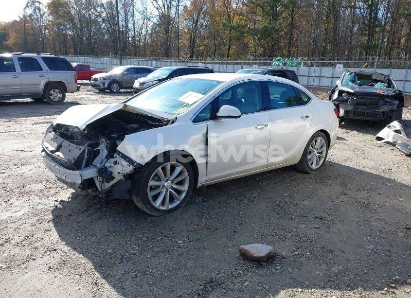 Photo 2 of 2013 Buick Verano (VIN 1G4PP5SK0D4214194)