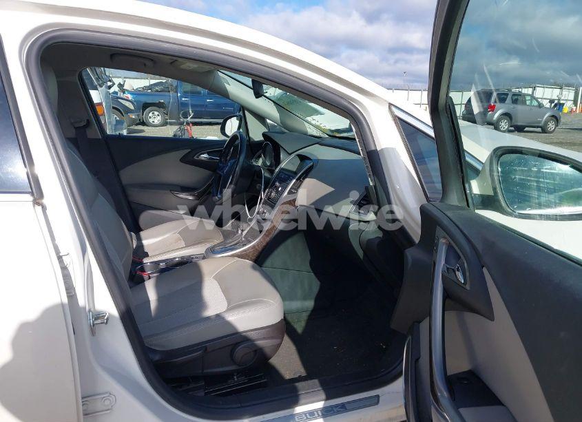 Photo 5 of 2013 Buick Verano (VIN 1G4PP5SK0D4214194)