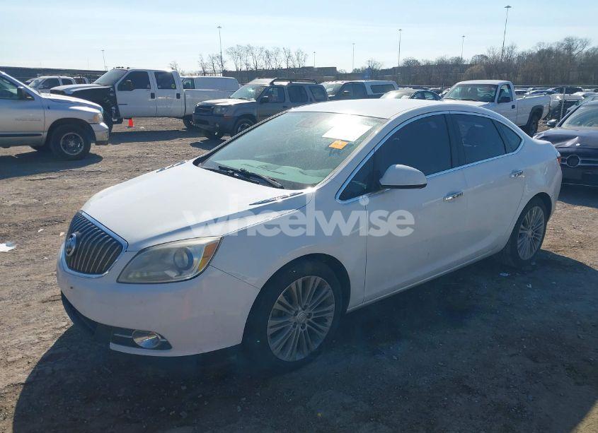 Photo 2 of 2014 Buick Verano (VIN 1G4PP5SK0E4153852)