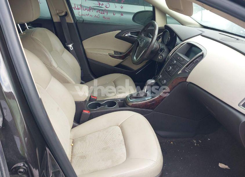 Photo 5 of 2014 Buick Verano (VIN 1G4PP5SK0E4154032)