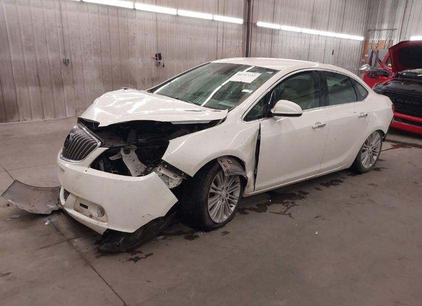 Photo 2 of 2014 Buick Verano (VIN 1G4PP5SK0E4169243)