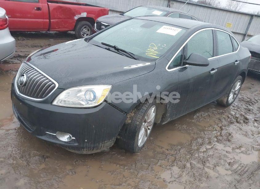 Photo 2 of 2014 Buick Verano (VIN 1G4PP5SK0E4237959)