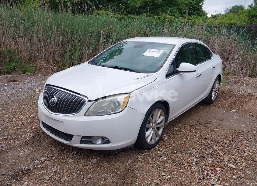 Photo 2 of 2013 Buick Verano (VIN 1G4PP5SK1D4130868)