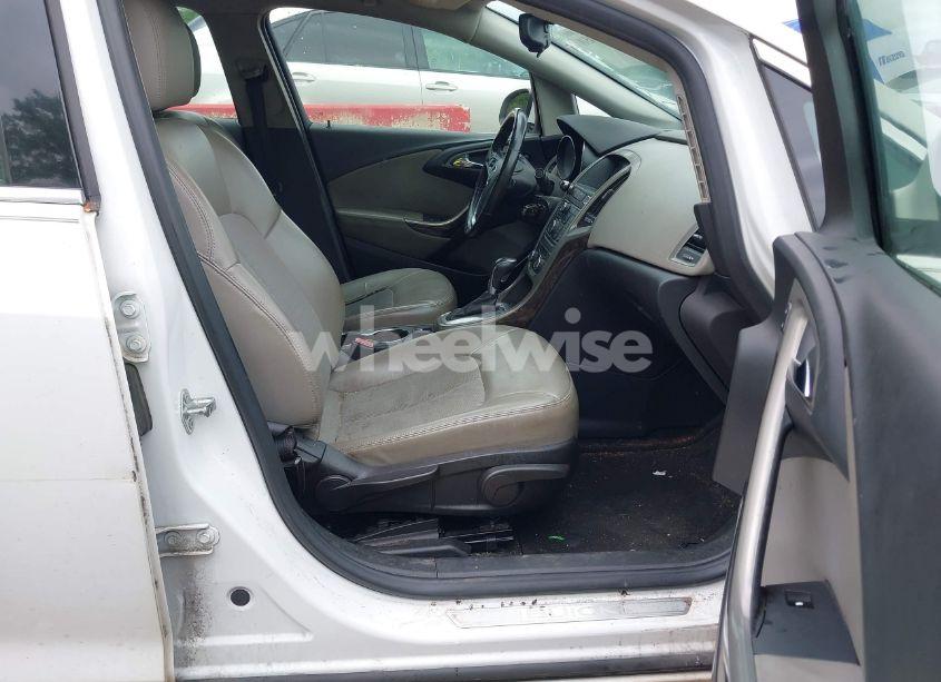 Photo 5 of 2013 Buick Verano (VIN 1G4PP5SK1D4130868)