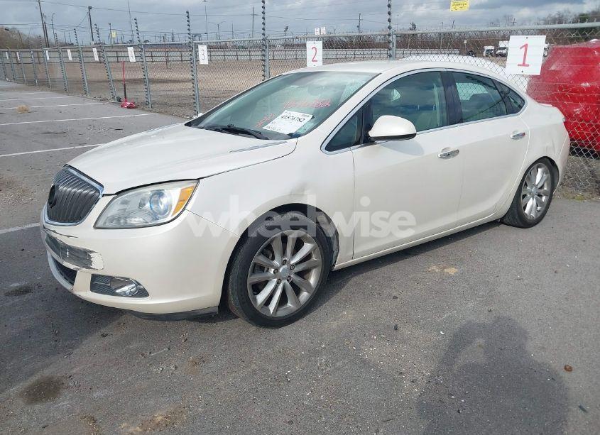 Photo 2 of 2013 Buick Verano (VIN 1G4PP5SK1D4166317)