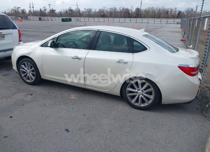 Photo 3 of 2013 Buick Verano (VIN 1G4PP5SK1D4166317)