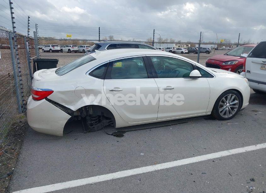 Photo 6 of 2013 Buick Verano (VIN 1G4PP5SK1D4166317)
