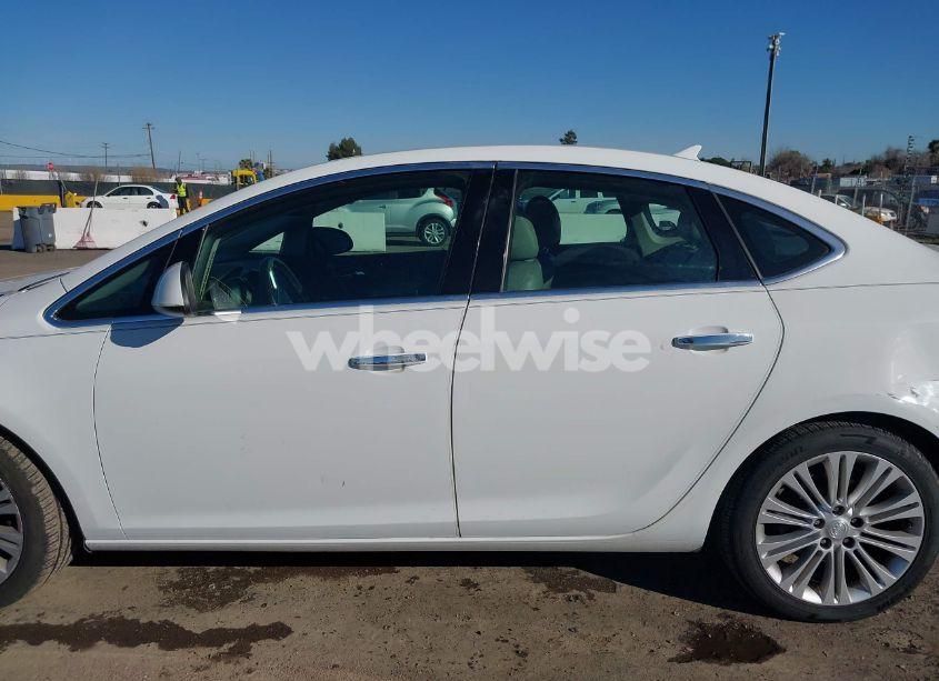 Photo 15 of 2013 Buick Verano (VIN 1G4PP5SK1D4180833)