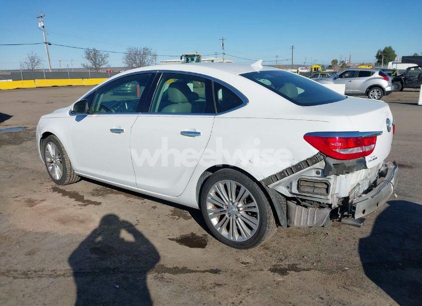 Photo 3 of 2013 Buick Verano (VIN 1G4PP5SK1D4180833)