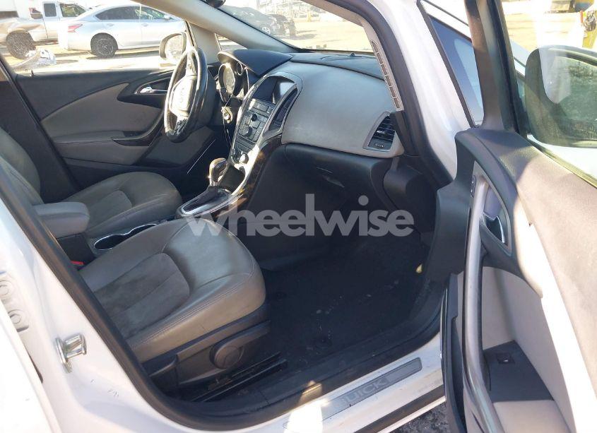 Photo 5 of 2013 Buick Verano (VIN 1G4PP5SK1D4180833)