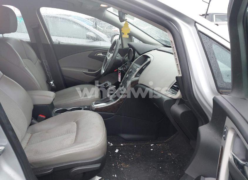 Photo 5 of 2014 Buick Verano (VIN 1G4PP5SK1E4106538)