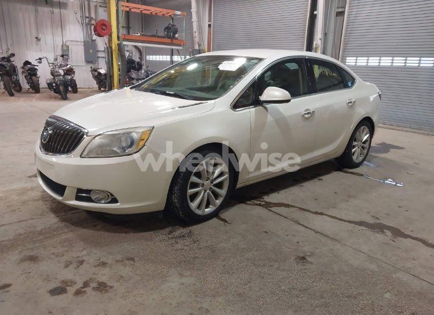 Photo 2 of 2014 Buick Verano (VIN 1G4PP5SK1E4114686)