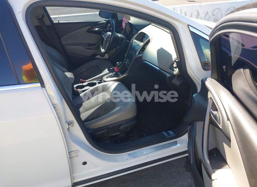 Photo 5 of 2014 Buick Verano (VIN 1G4PP5SK1E4134517)