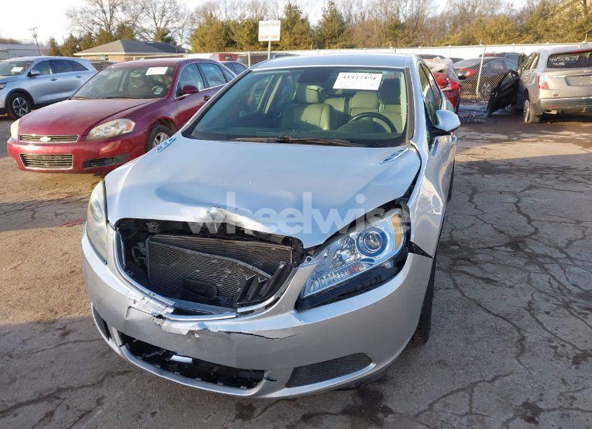 Photo 2 of 2015 Buick Verano (VIN 1G4PP5SK1F4217902)