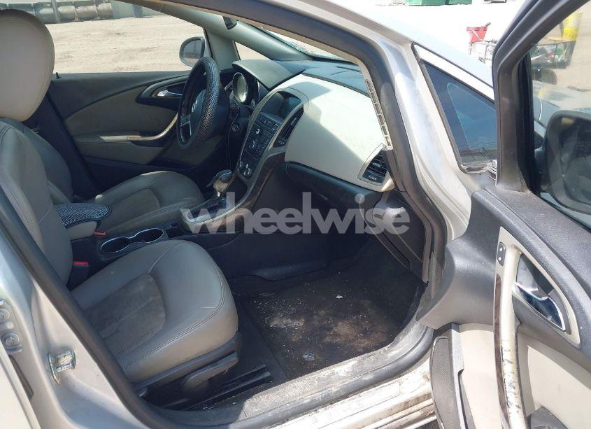 Photo 5 of 2014 Buick Verano (VIN 1G4PP5SK2E4108928)