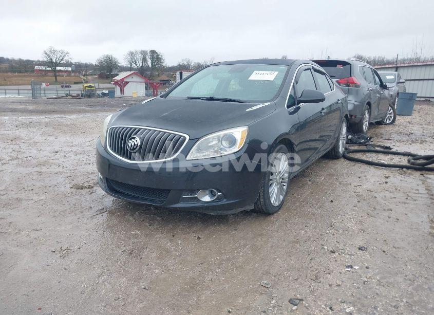 Photo 2 of 2014 Buick Verano (VIN 1G4PP5SK2E4141489)