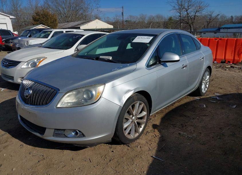 Photo 2 of 2014 Buick Verano (VIN 1G4PP5SK2E4197528)