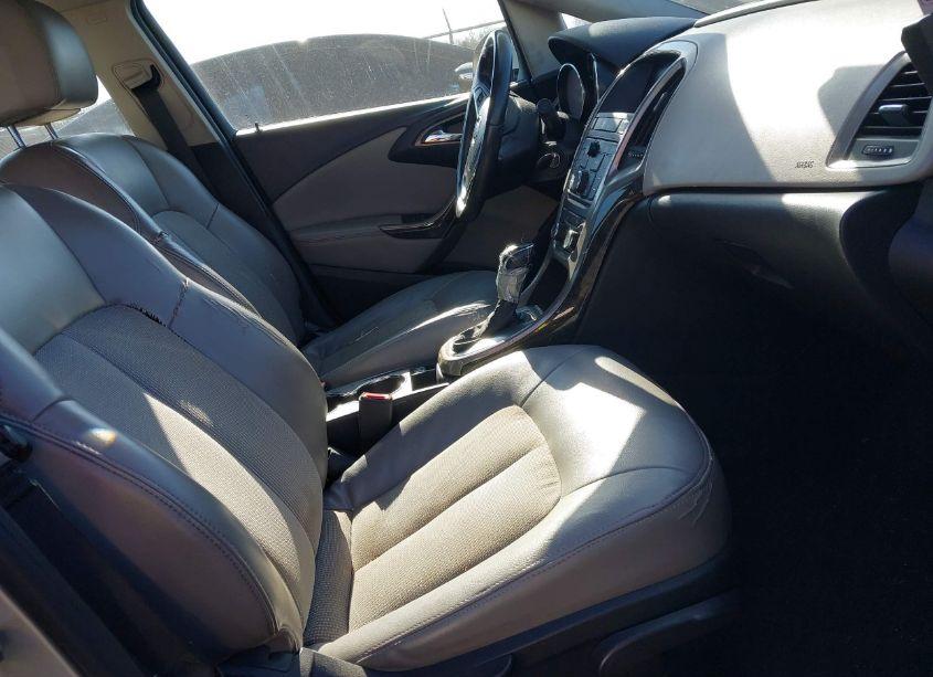 Photo 5 of 2014 Buick Verano (VIN 1G4PP5SK2E4197528)