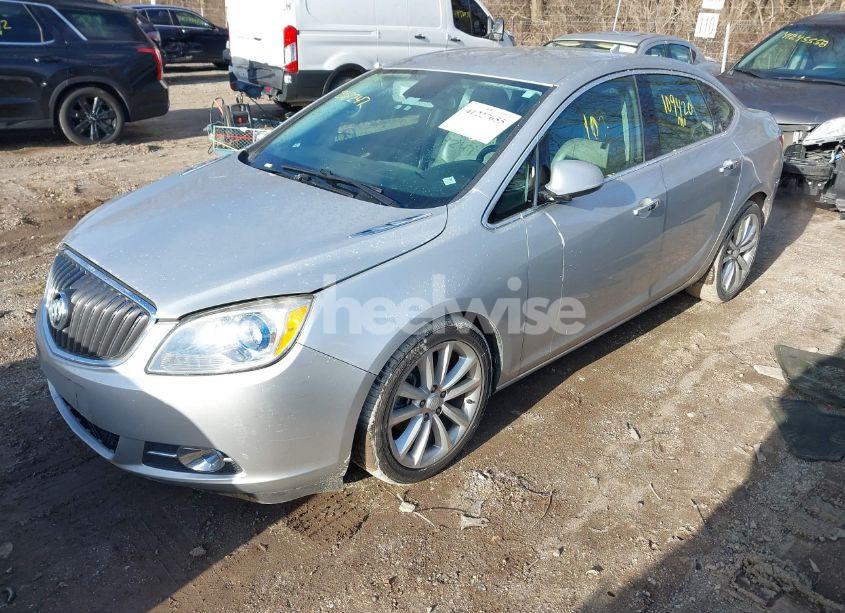 Photo 2 of 2014 Buick Verano (VIN 1G4PP5SK2E4218247)