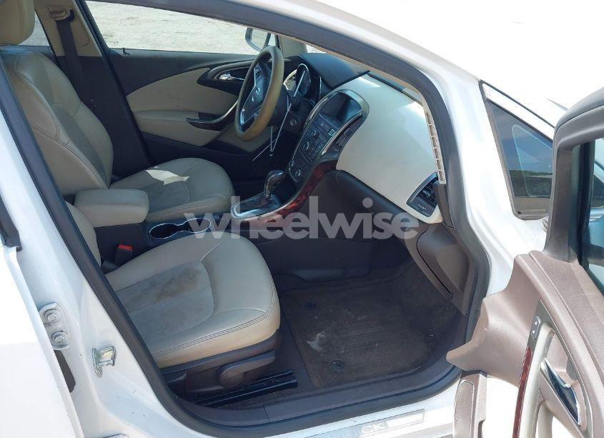 Photo 5 of 2014 Buick Verano (VIN 1G4PP5SK3E4196307)