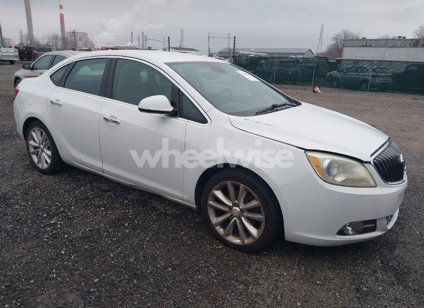 2014 Buick Verano (VIN 1G4PP5SK3E4215163) main photo