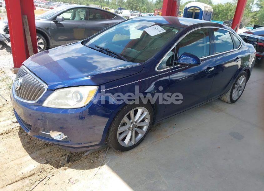 Photo 2 of 2014 Buick Verano (VIN 1G4PP5SK4E4107862)
