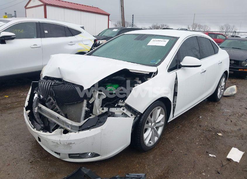 Photo 2 of 2014 Buick Verano (VIN 1G4PP5SK4E4107988)