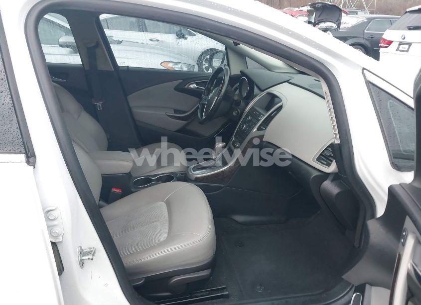 Photo 5 of 2014 Buick Verano (VIN 1G4PP5SK4E4107988)