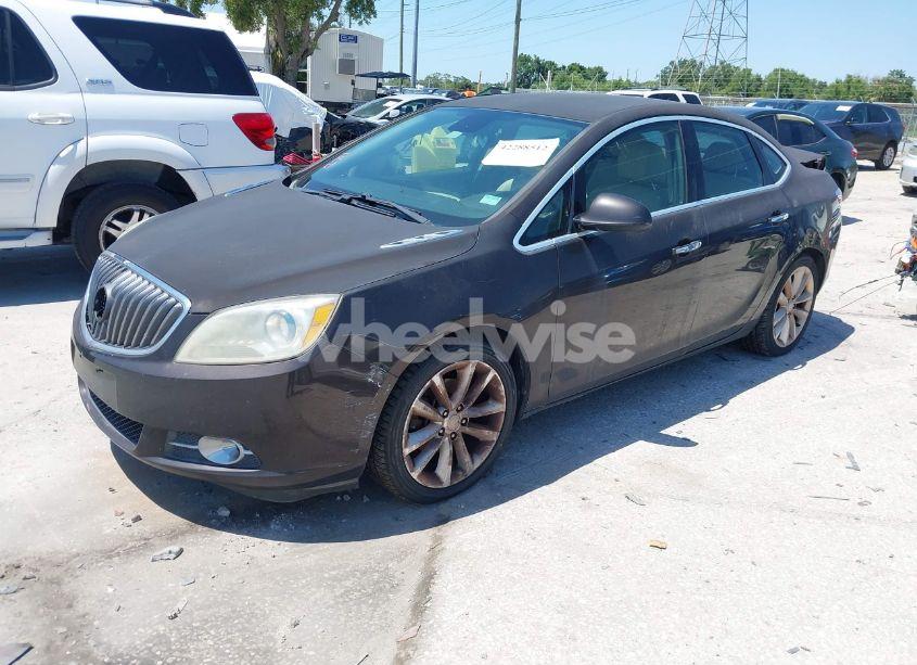 Photo 2 of 2014 Buick Verano (VIN 1G4PP5SK4E4144006)