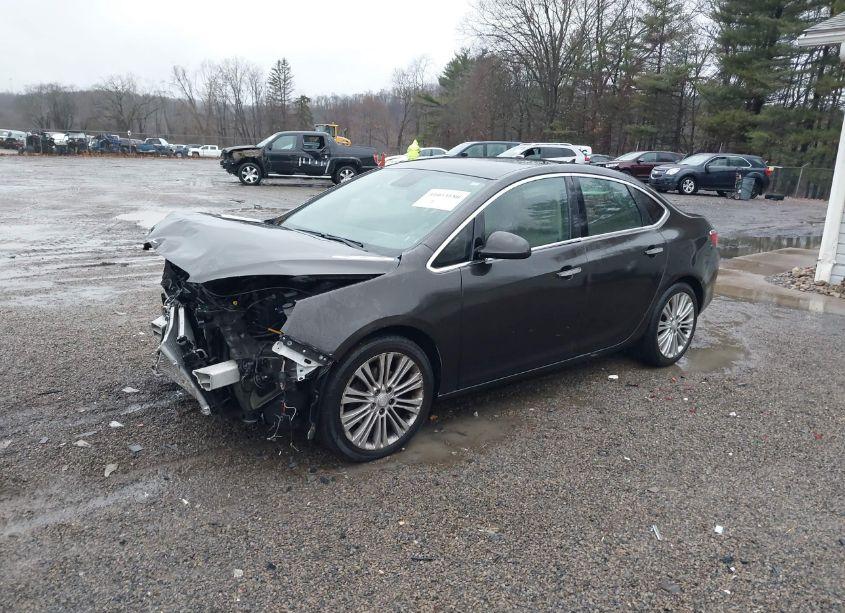 Photo 2 of 2014 Buick Verano (VIN 1G4PP5SK4E4150856)