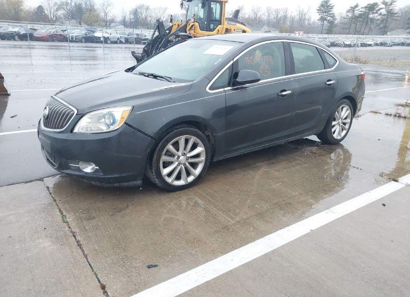 Photo 2 of 2014 Buick Verano (VIN 1G4PP5SK4E4153515)