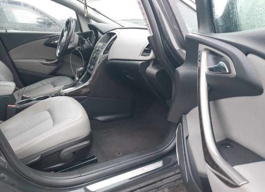 Photo 5 of 2014 Buick Verano (VIN 1G4PP5SK4E4153515)