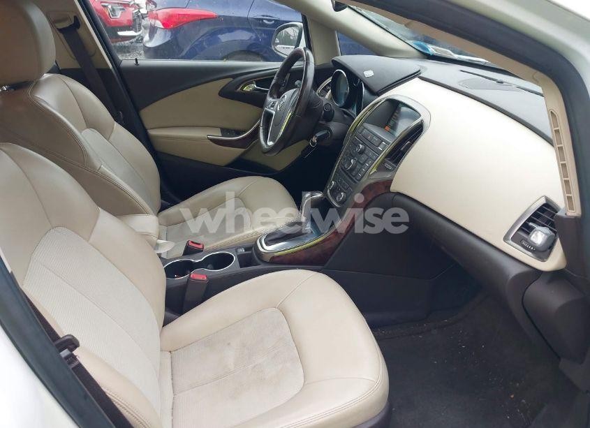 Photo 5 of 2013 Buick Verano (VIN 1G4PP5SK5D4128489)