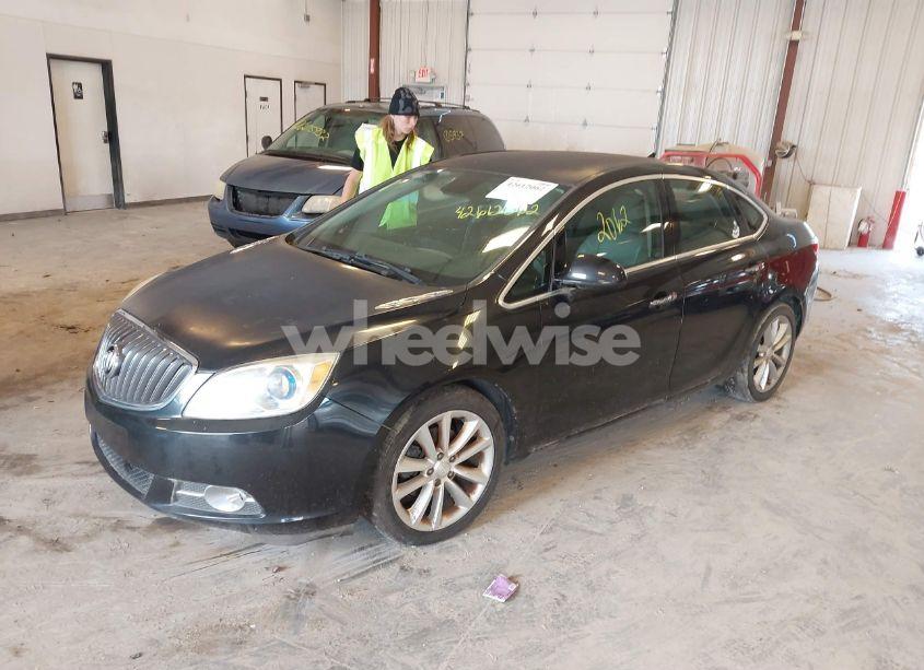Photo 2 of 2013 Buick Verano (VIN 1G4PP5SK5D4241505)