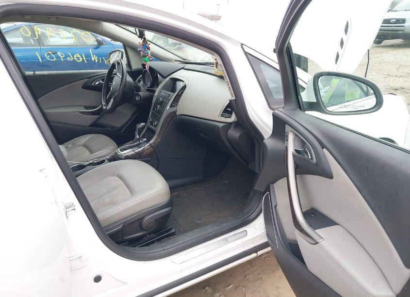 Photo 5 of 2014 Buick Verano (VIN 1G4PP5SK5E4106901)