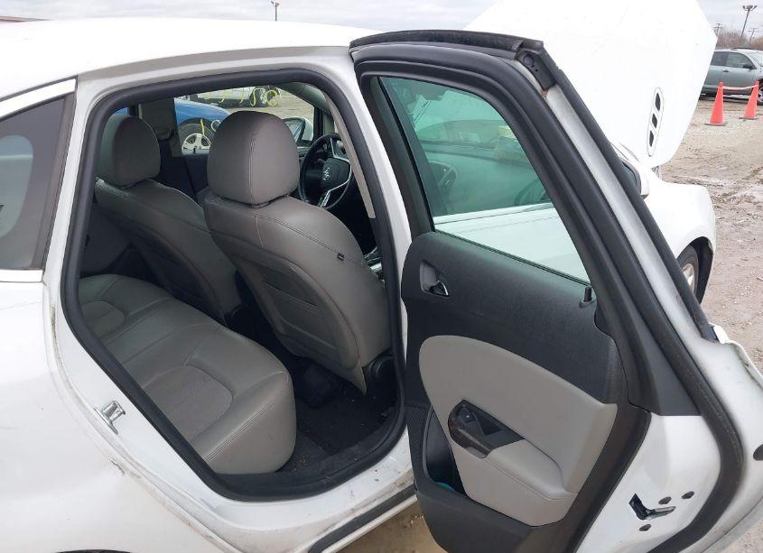 Photo 8 of 2014 Buick Verano (VIN 1G4PP5SK5E4106901)