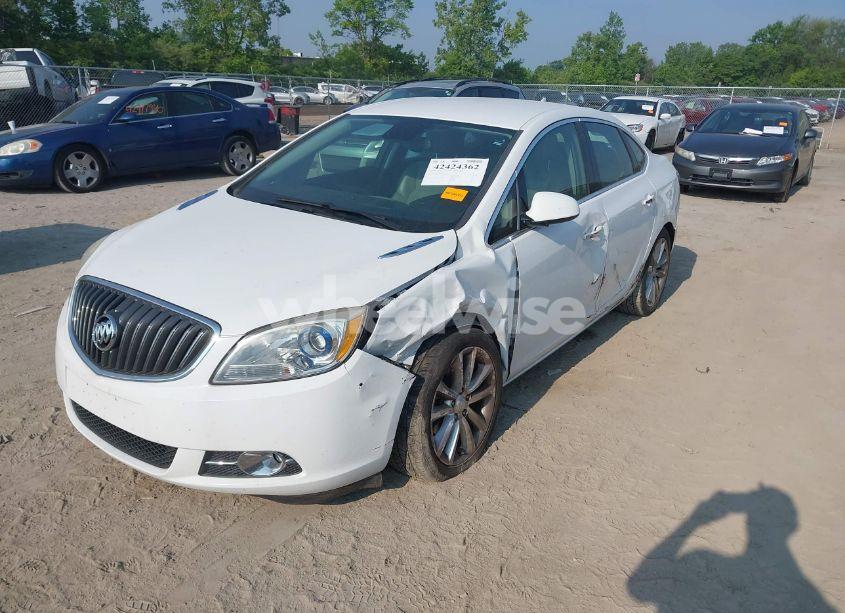 Photo 2 of 2014 Buick Verano (VIN 1G4PP5SK5E4143690)