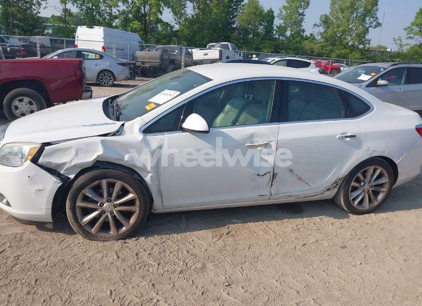 Photo 6 of 2014 Buick Verano (VIN 1G4PP5SK5E4143690)