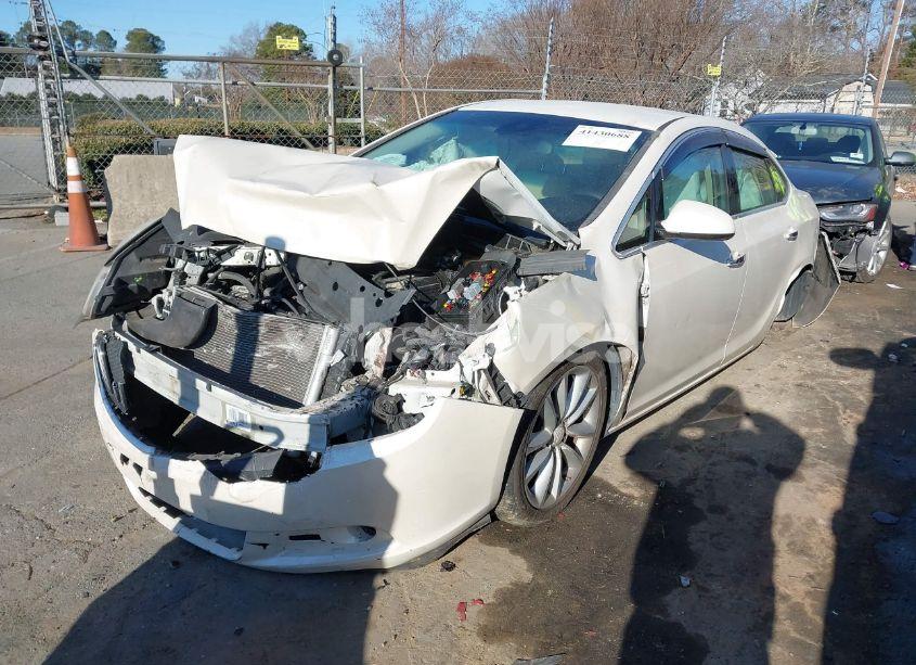 Photo 2 of 2012 Buick Verano (VIN 1G4PP5SK6C4180258)