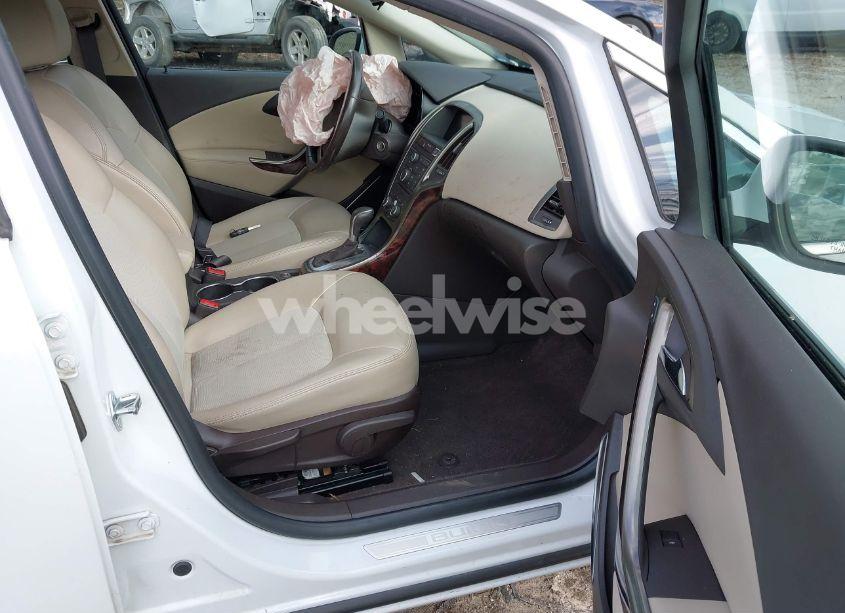 Photo 5 of 2015 Buick Verano (VIN 1G4PP5SK6F4181902)