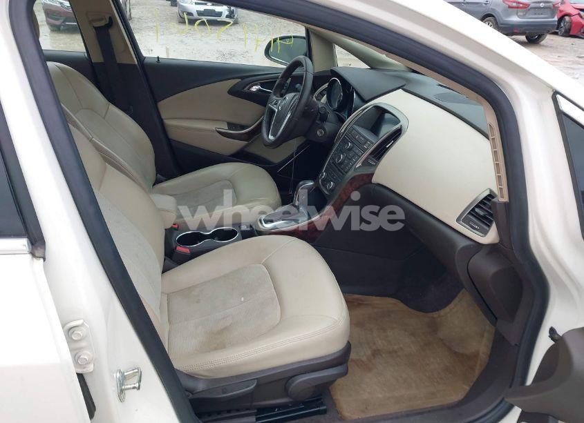 Photo 5 of 2013 Buick Verano (VIN 1G4PP5SK7D4102802)