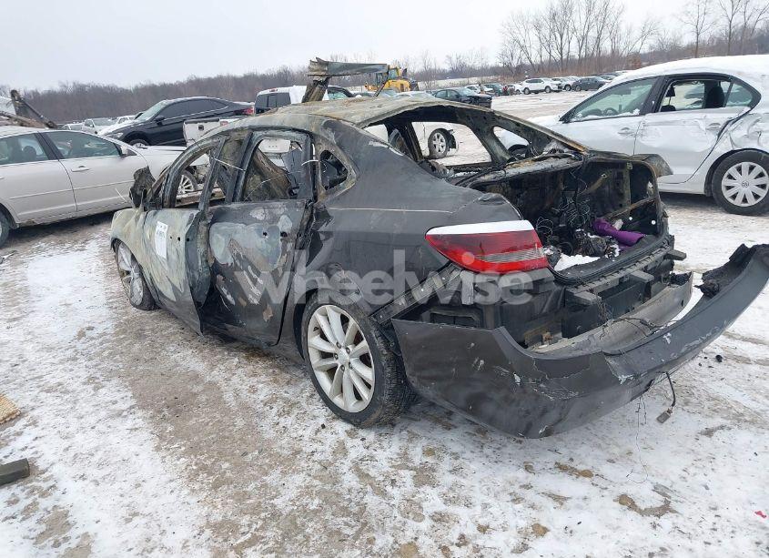 Photo 3 of 2013 Buick Verano (VIN 1G4PP5SK7D4143351)