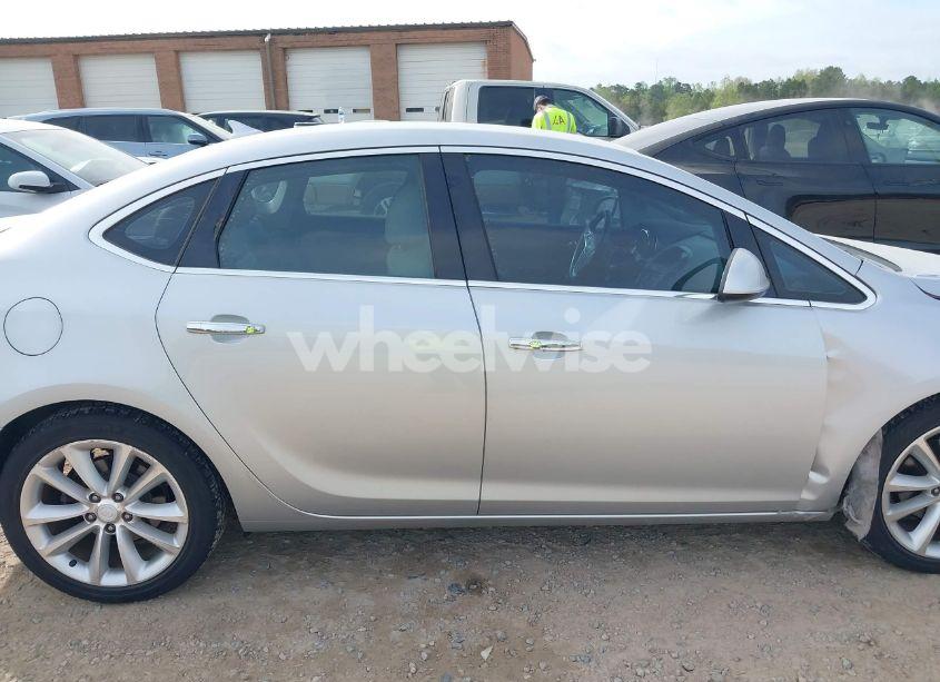 Photo 13 of 2012 Buick Verano (VIN 1G4PP5SK8C4147021)