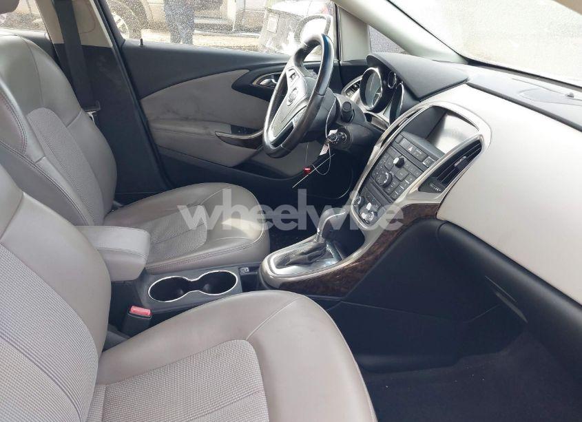 Photo 5 of 2012 Buick Verano (VIN 1G4PP5SK8C4147021)